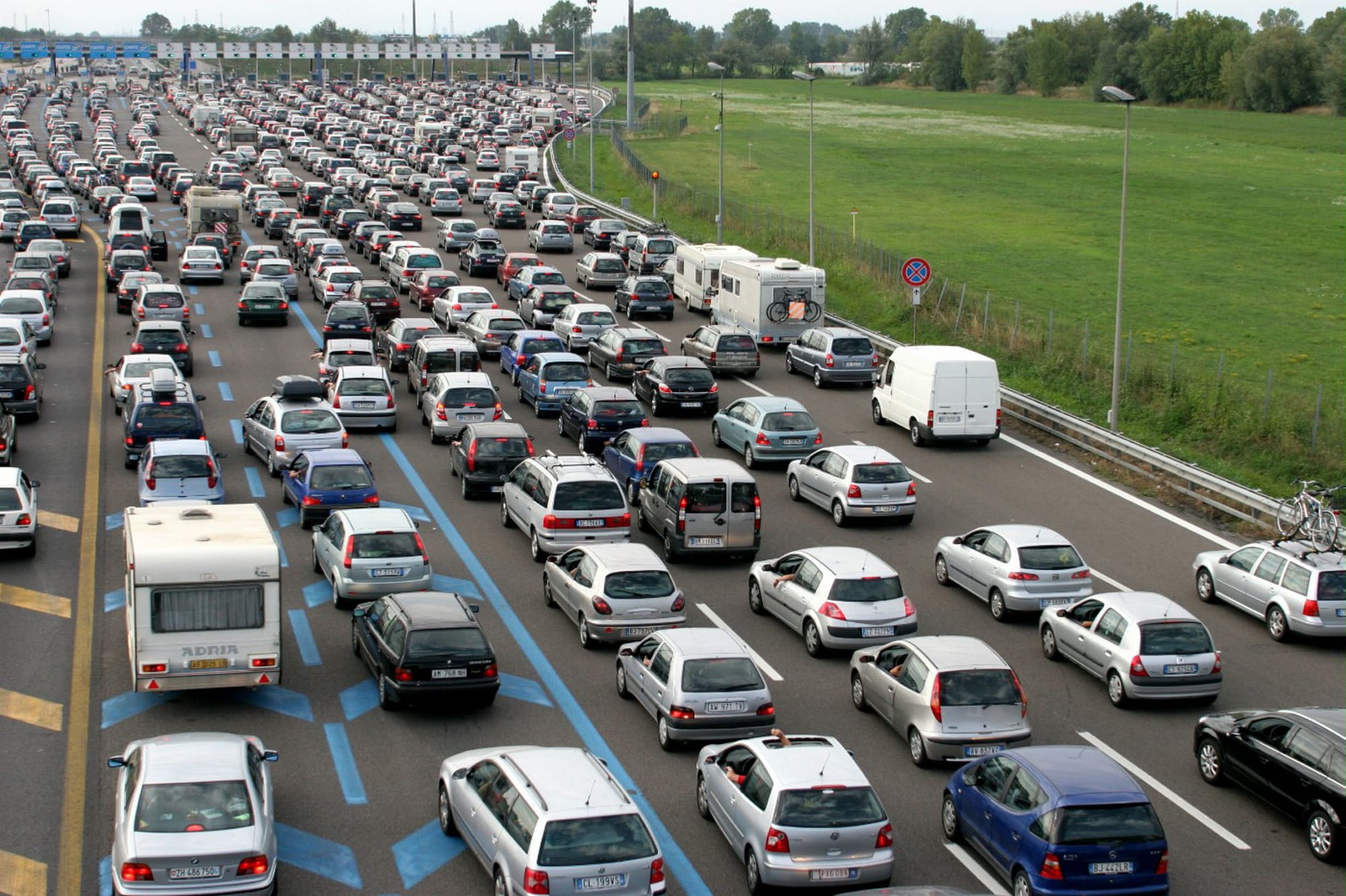 Italia amână cu un an interdicția de circulație pentru vehiculele diesel Euro 5 în nordul țării