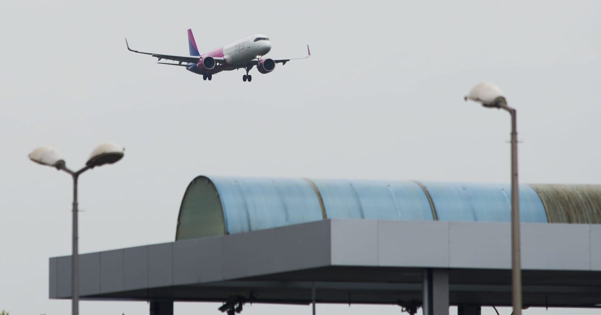 Incident aviatic pe ruta Cluj-Antalya cu aterizare la București