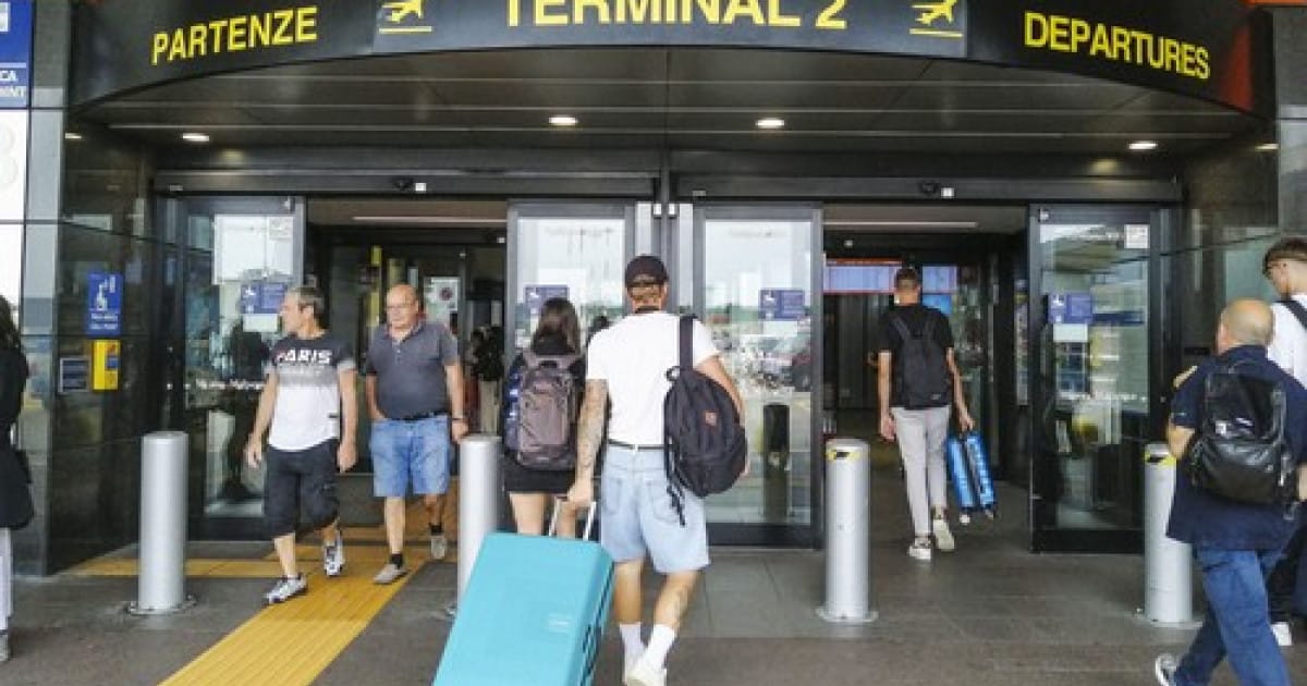 Aeroportul Milano-Malpensa poartă oficial numele fostului premier Silvio Berlusconi