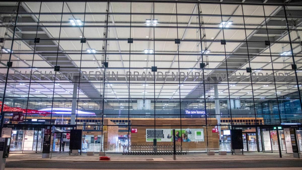 Incident cu o dronă pe aeroportul din Berlin
