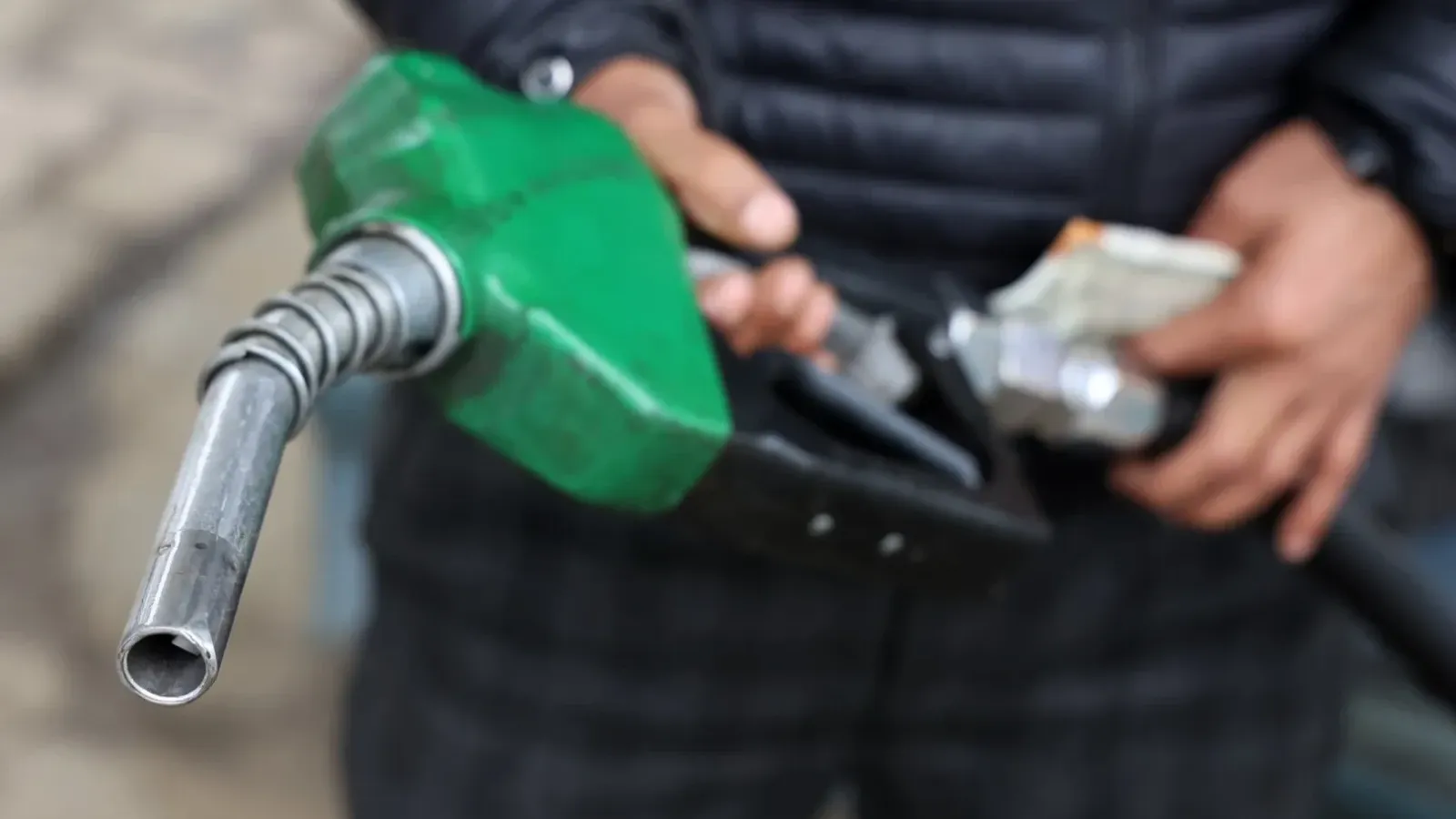 Riscul creșterii prețurilor la carburanți în România în contextul blocării Strâmtorii Ormuz