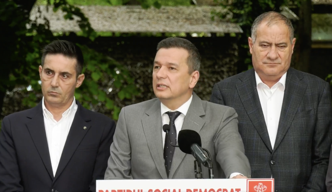 Plângeri penale pentru trădare împotriva unor lideri politici