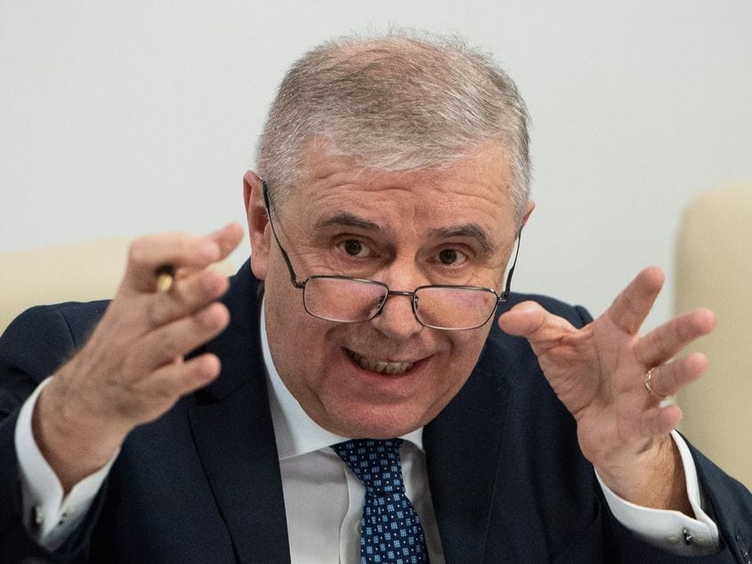 Contestarea titlului de doctor al șefului SPP