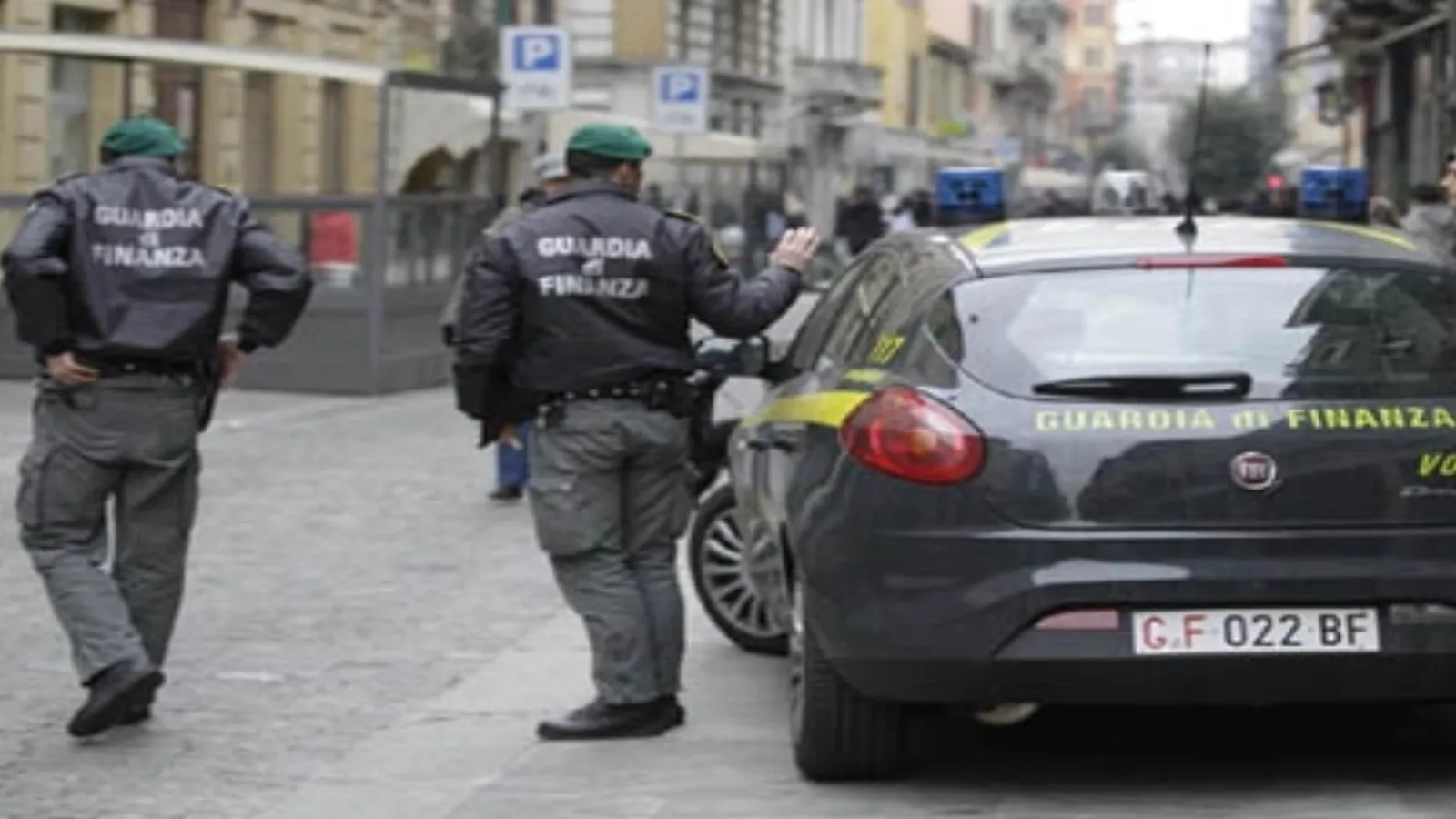 Aproximativ 100 de români exploatați în podgoriile din nordul Italiei