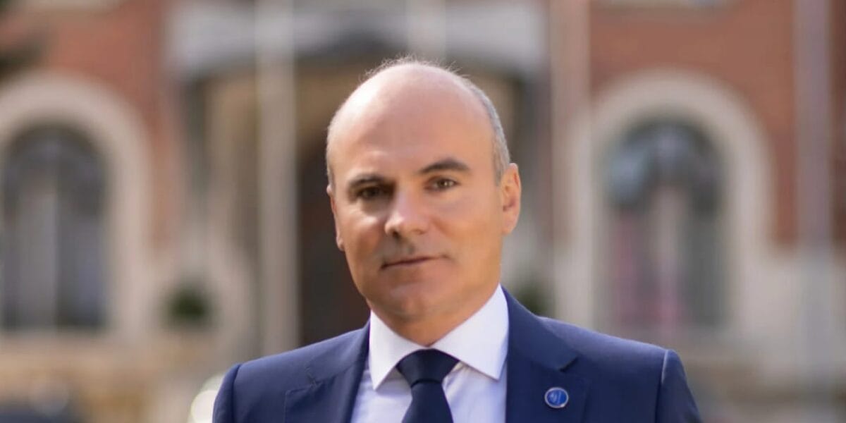 Propunerea privind introducerea uniformelor școlare obligatorii în România