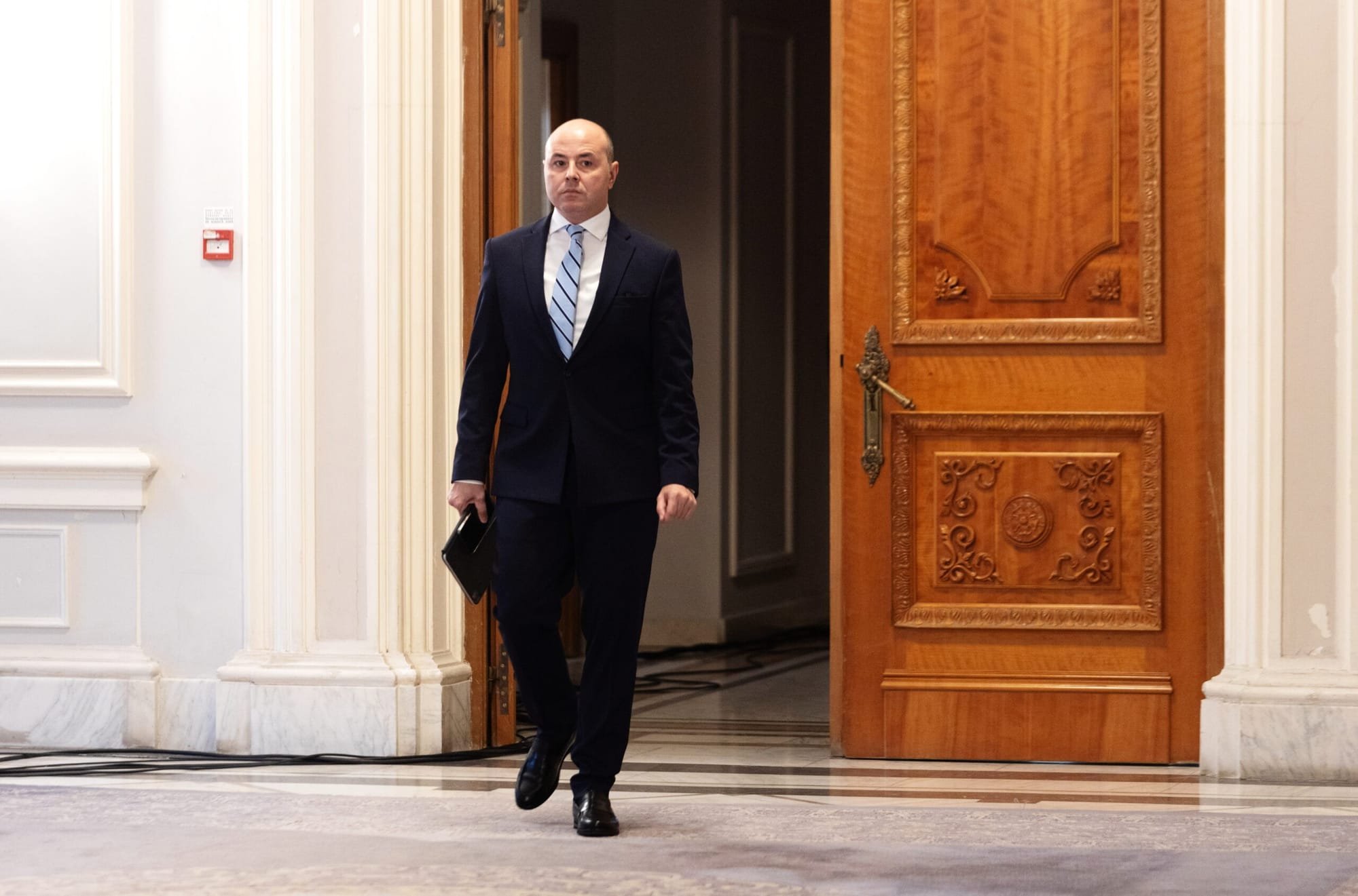Reacții politice după audierea premierului interimar la DNA