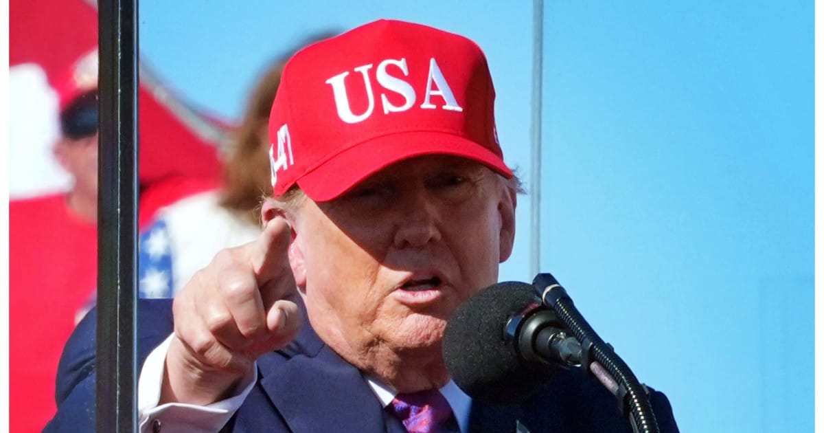 Donald Trump utilizează tulburările din Franța în campania electorală