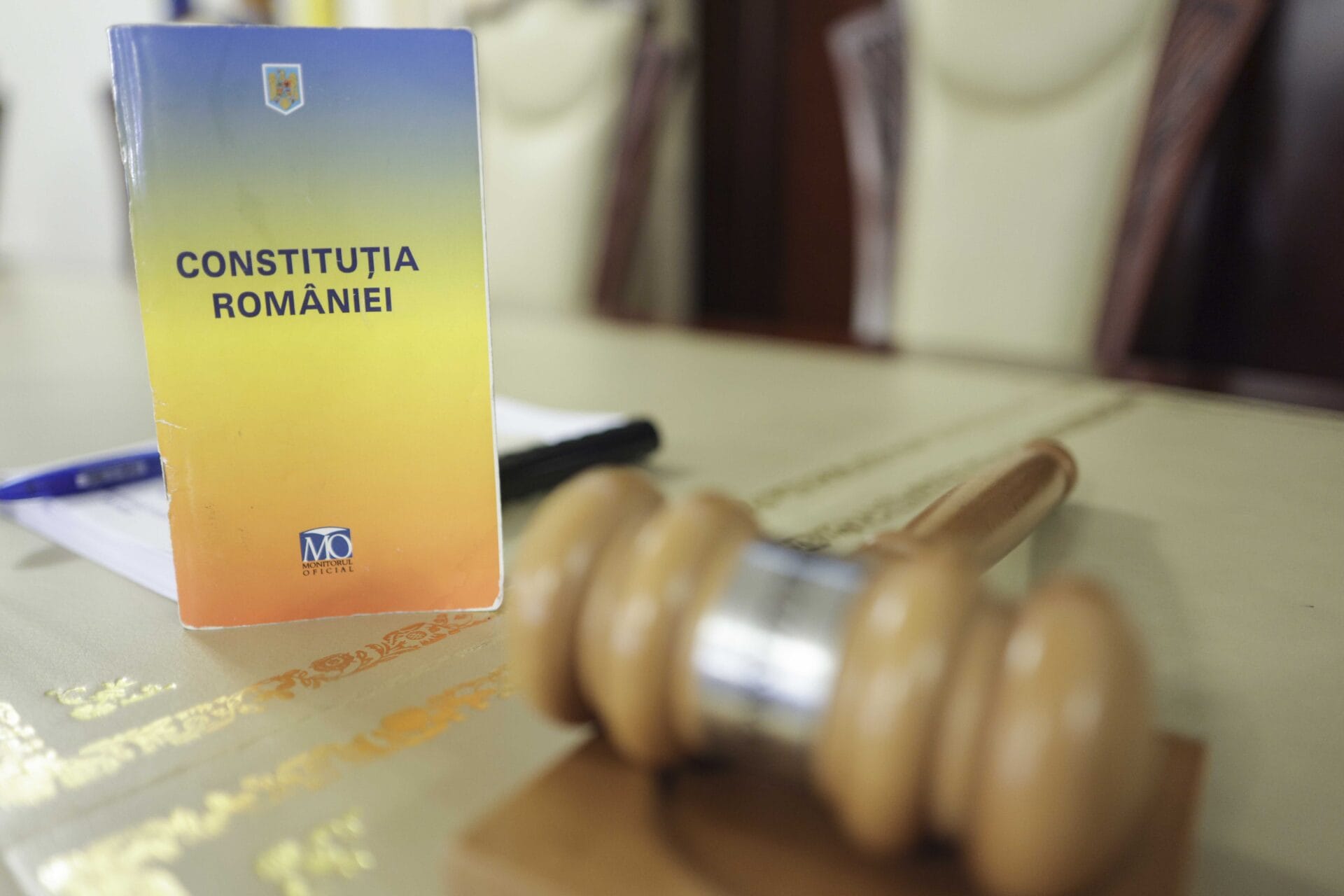 Decizie CCR privind candidatura funcționarilor publici la funcții de demnitate