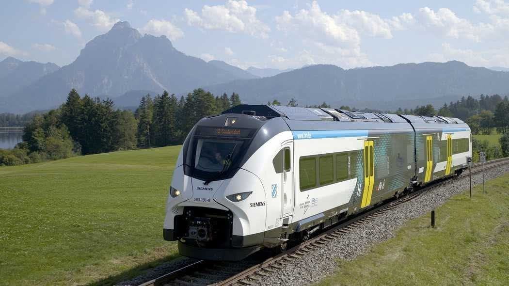 Achiziția de noi locomotive electrice pentru transportul feroviar
