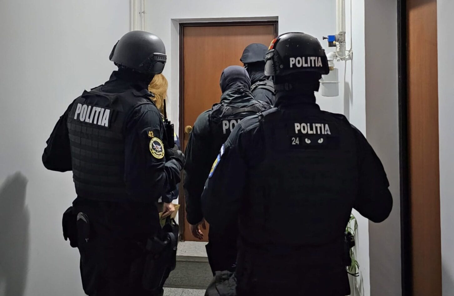 Investigații privind o rețea de trafic de migranți