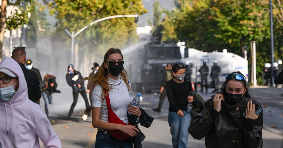 Tensiuni și confruntări în cadrul protestelor din Albania