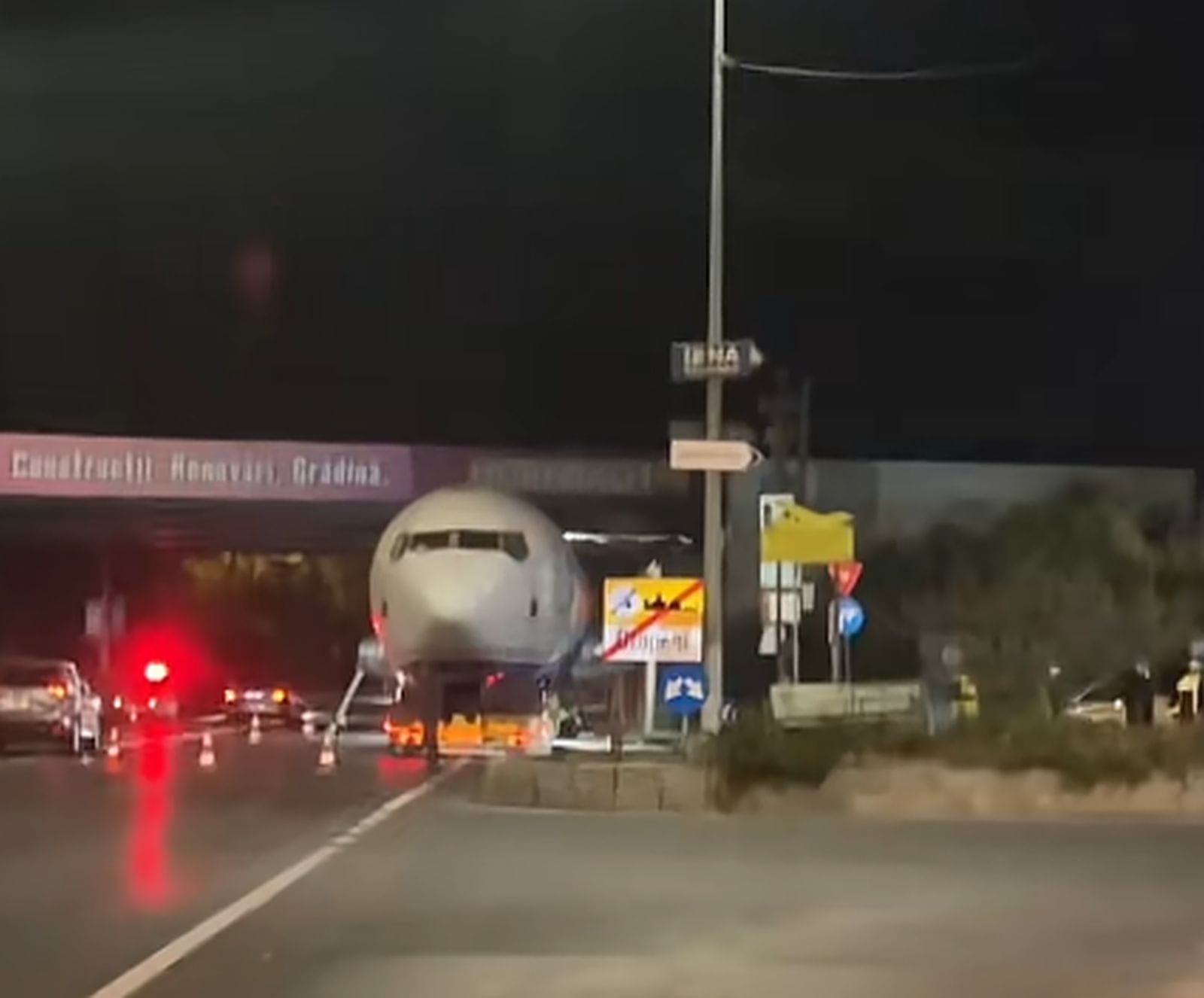 Incident în timpul transportului unei aeronave spre Voluntari