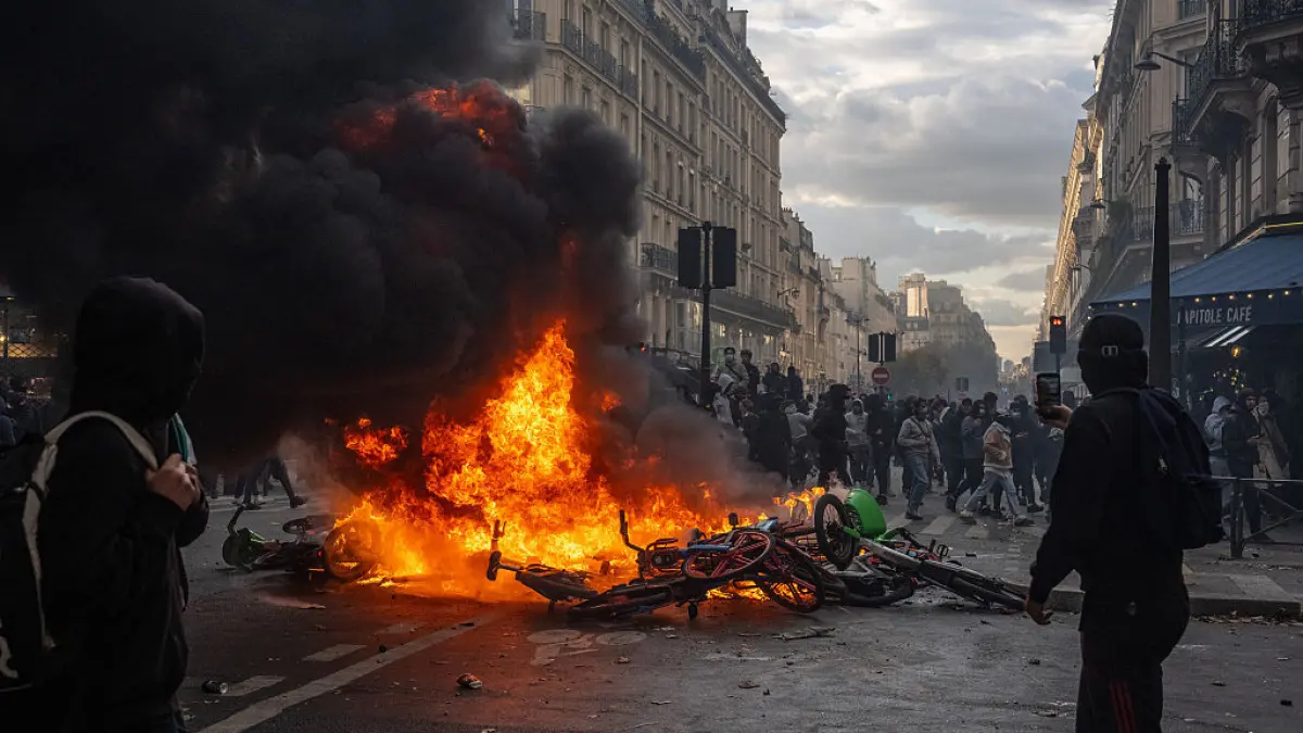 Val de proteste ale tinerilor în Europa
