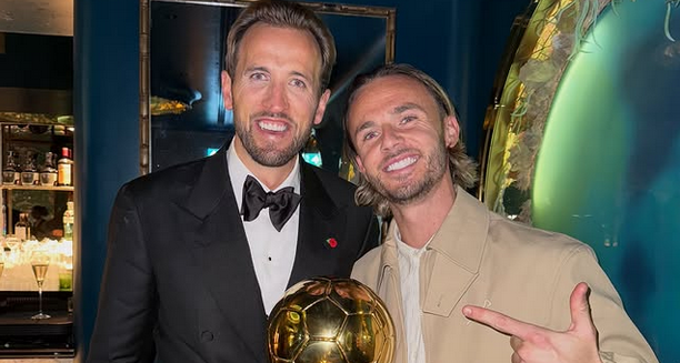 Sărbătoarea lui Harry Kane după primirea Balonului de Aur