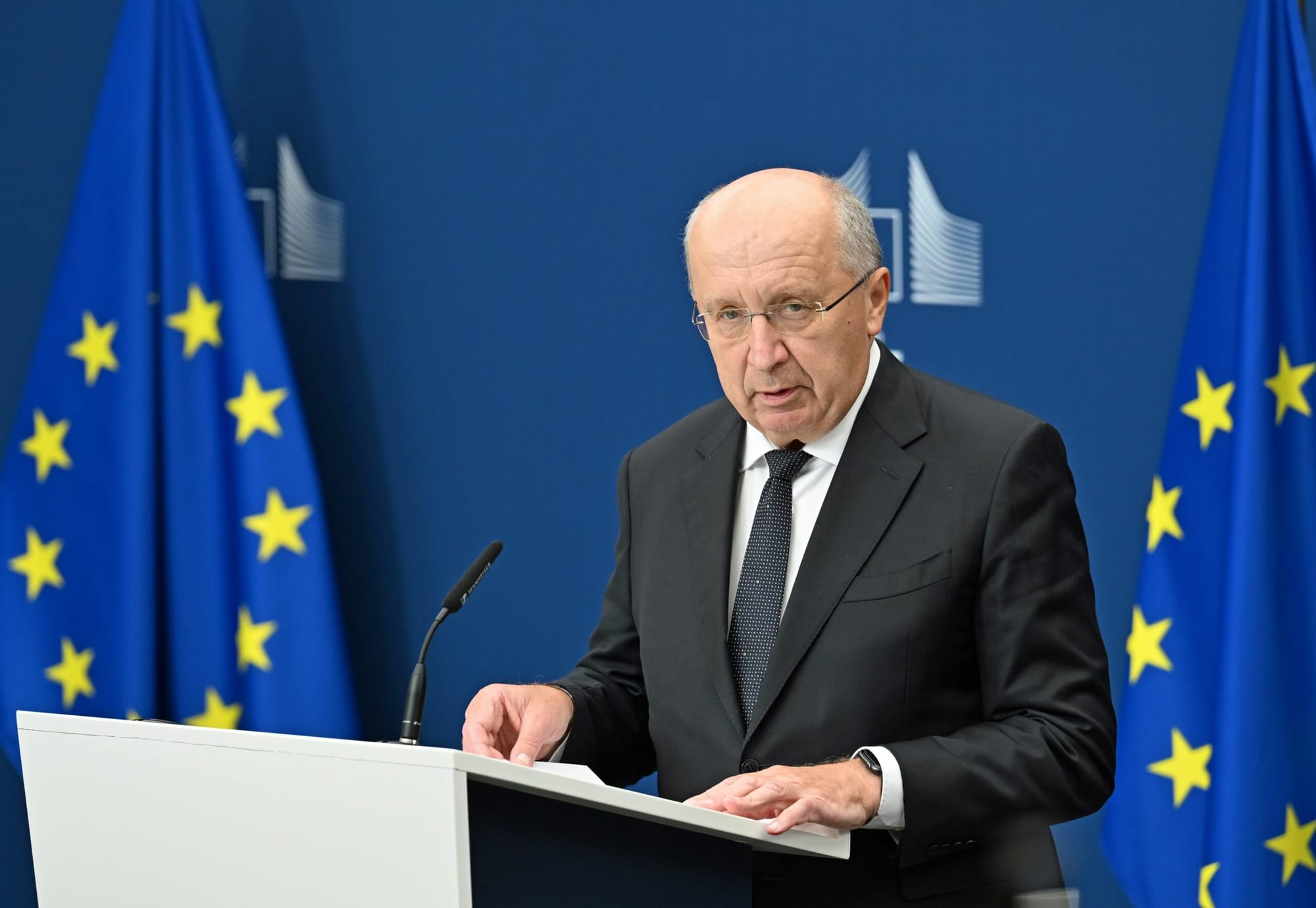 Tensiuni privind securitatea fabricilor de armament din Europa