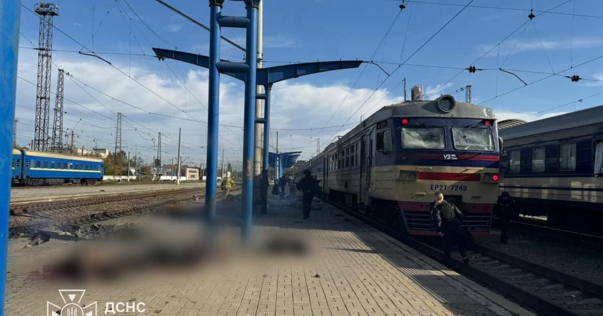 Atac cu dronă asupra unei gări din Dnipro
