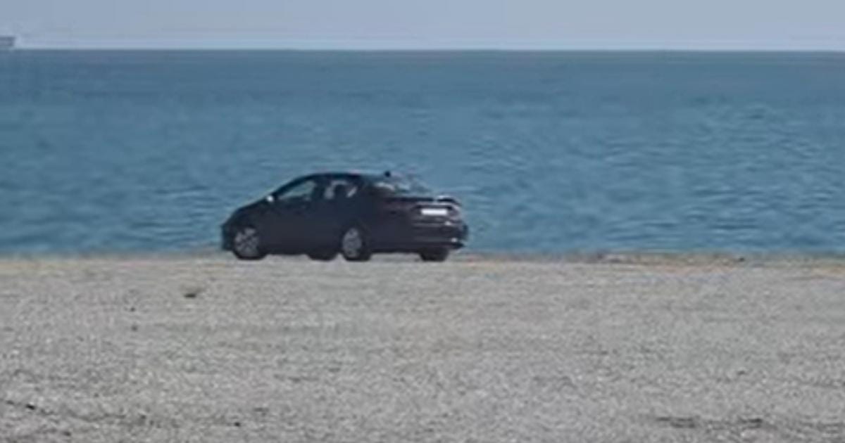 Incident cu un autoturism pe plaja din Cap Aurora