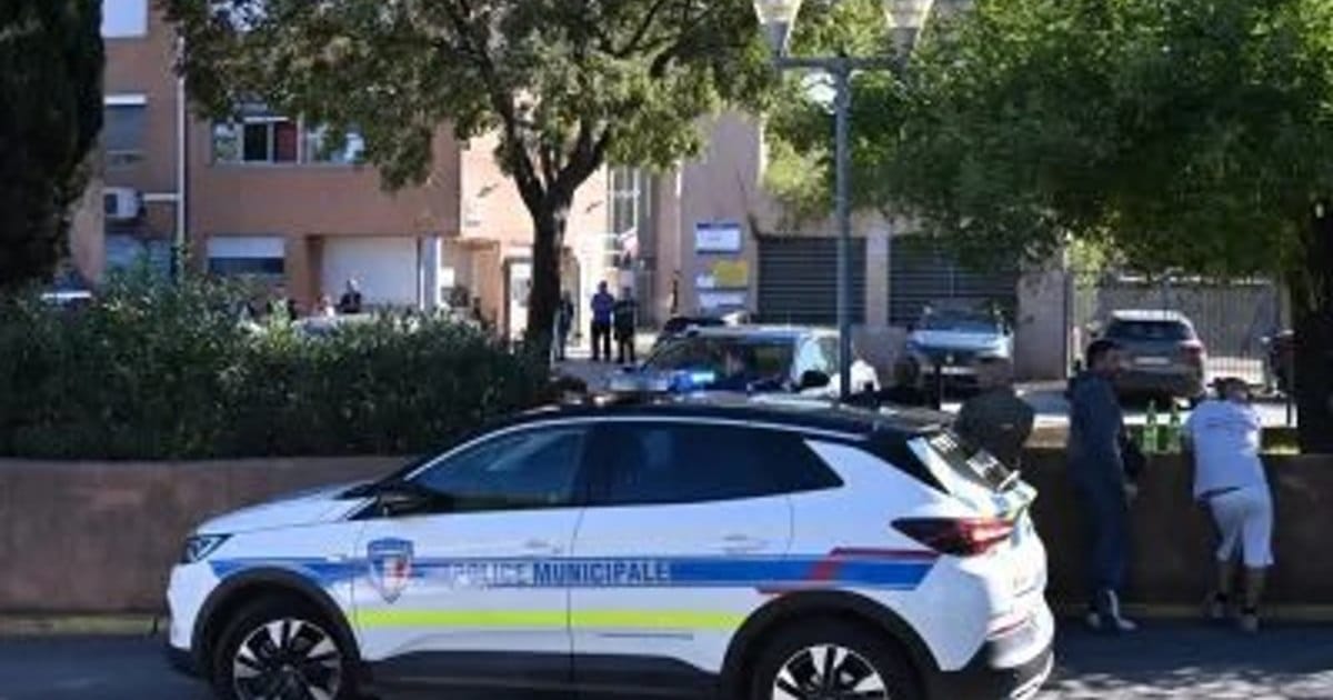 Incident armat la o școală din sudul Franței