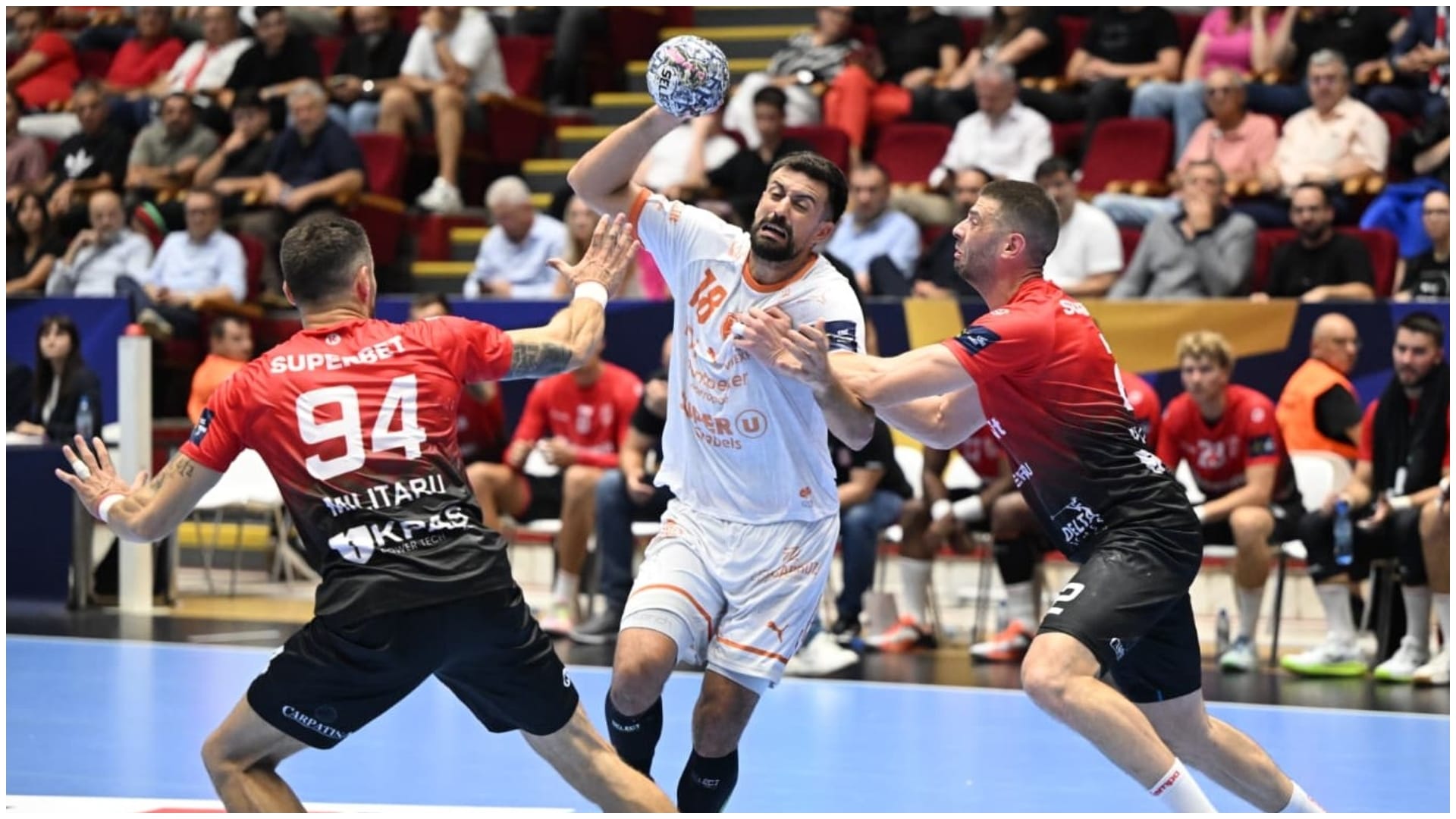 Dinamo se confruntă cu Barcelona în Liga Campionilor