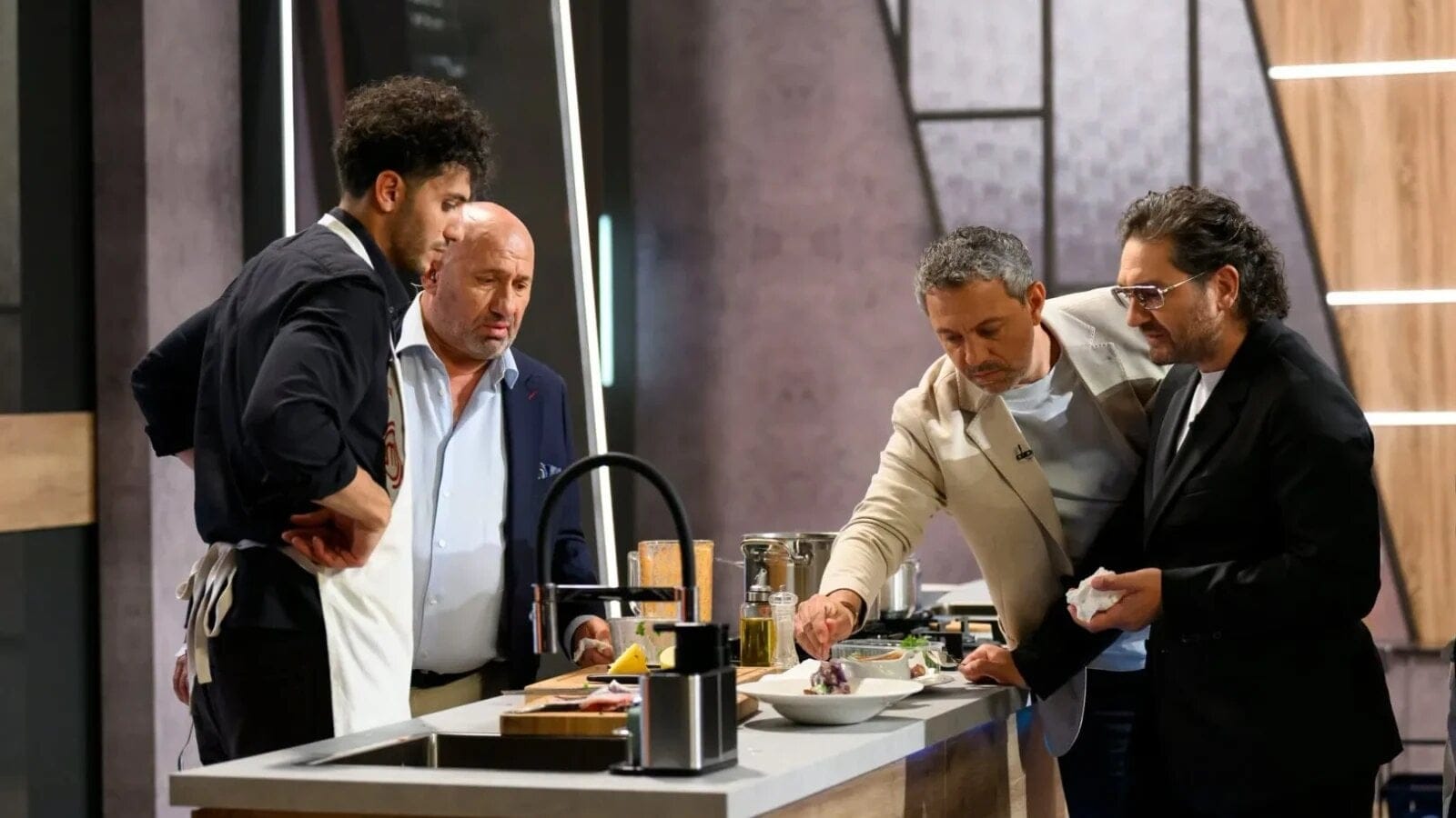Tensiuni și eliminări în competiția MasterChef România