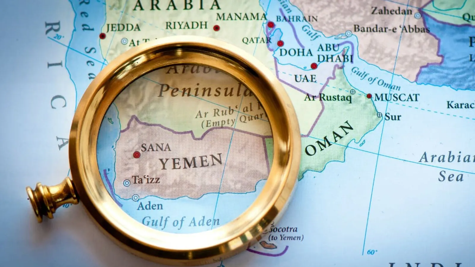 Atac cu rachete asupra aeroportului din Aden