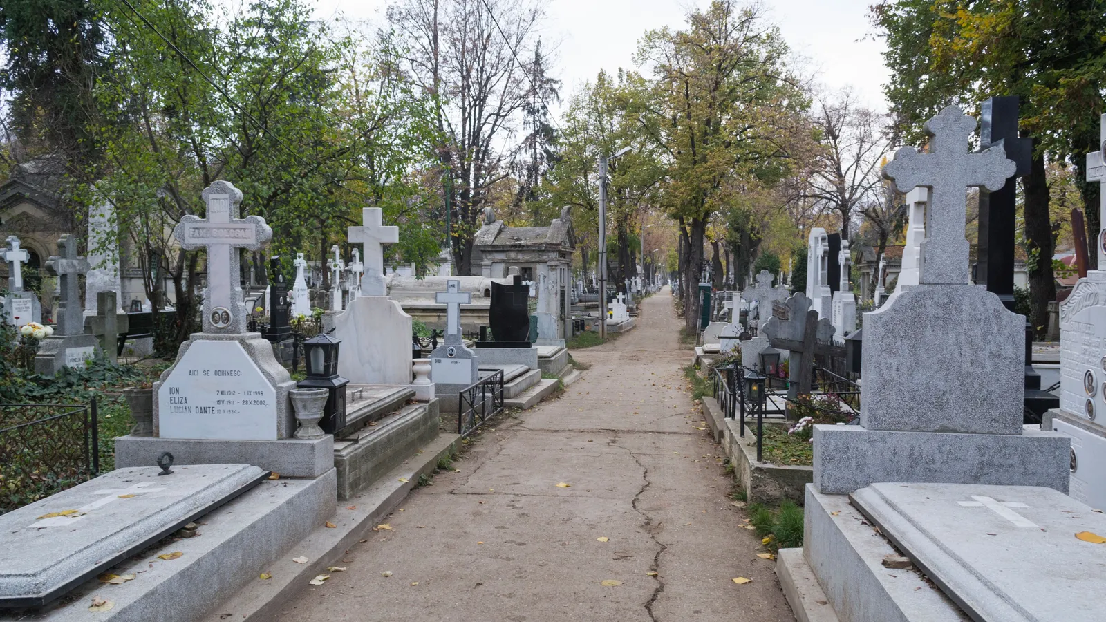 Dosar de escrocherie în cimitirele din București