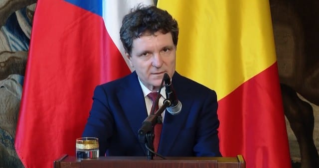 Reacții negative după anunțul președintelui privind consultările politice
