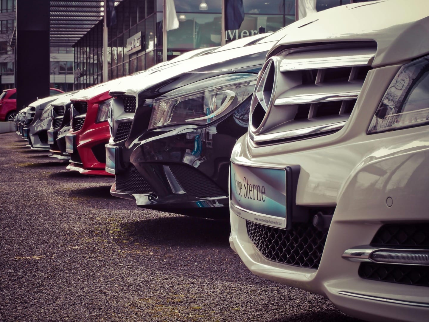 Strategiile constructorilor auto europeni și chinezi la Salonul Paris