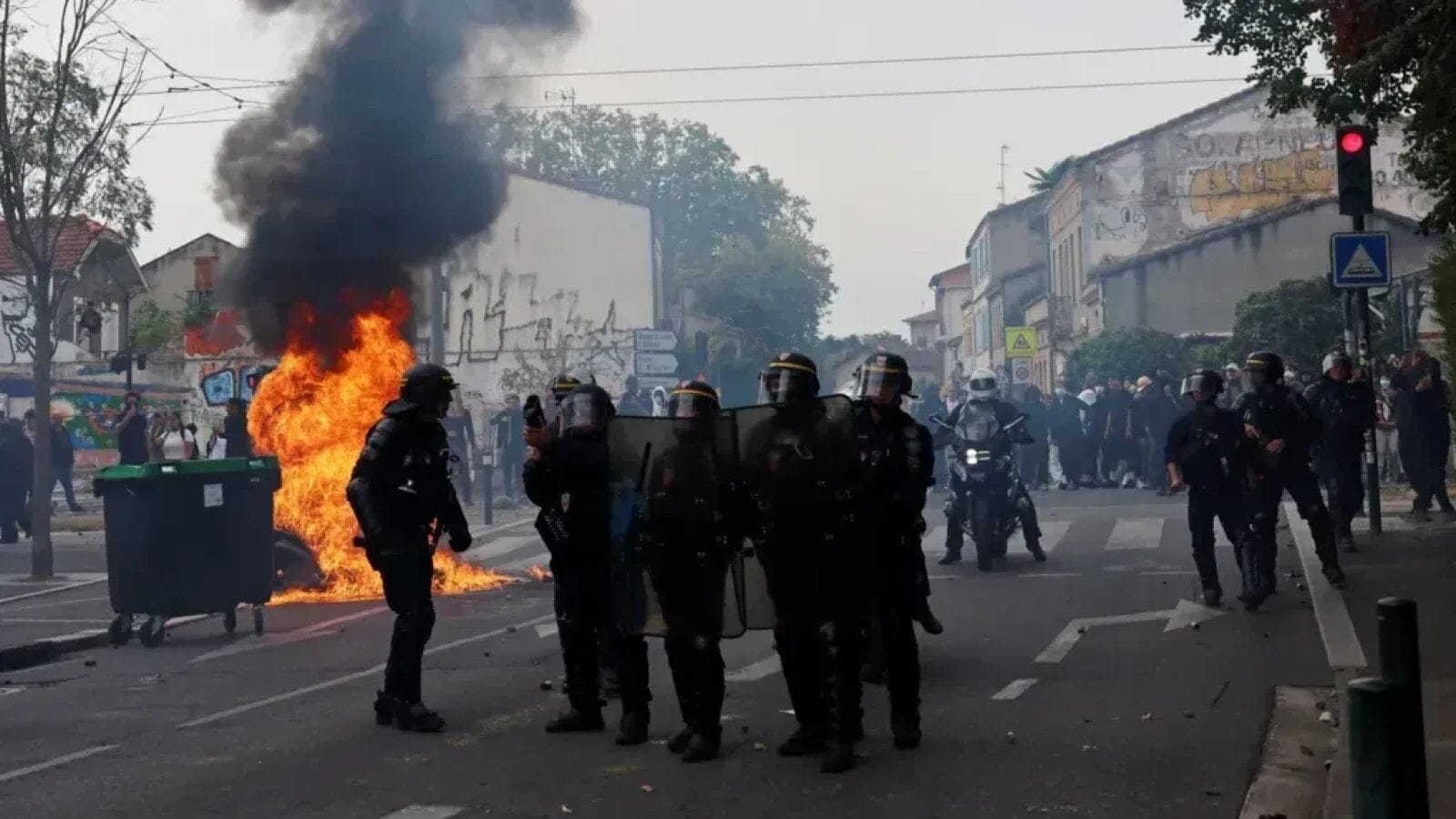 Reacții ale administrației americane după violențele din Franța