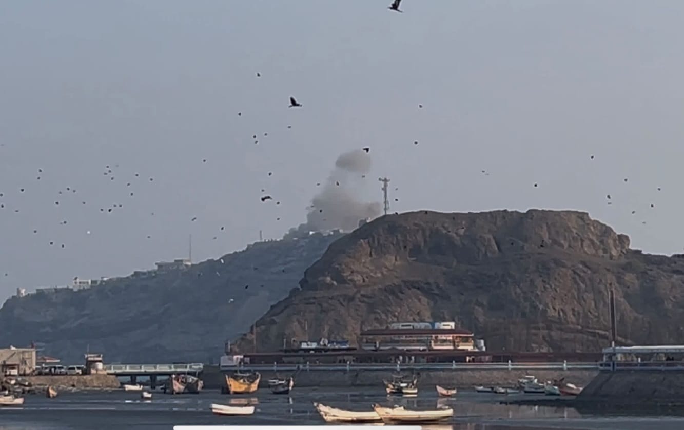 Atac cu rachete asupra sediului guvernamental din Aden