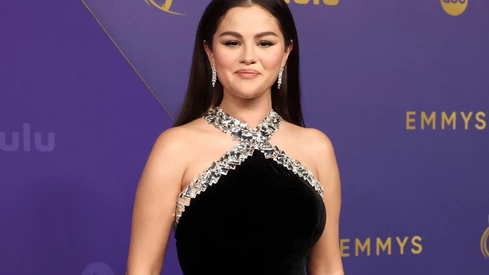 Selena Gomez despre impactul țigărilor electronice asupra vocii
