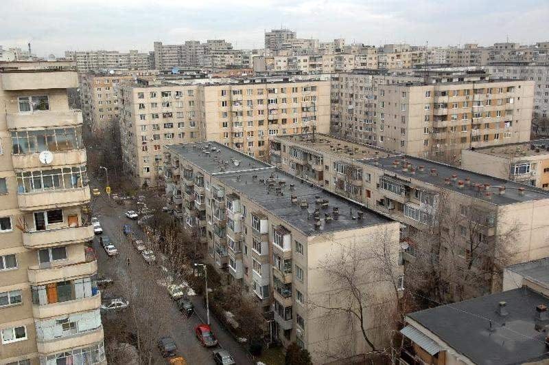 Reguli noi pentru proprietarii cu balcoane închise fără autorizație