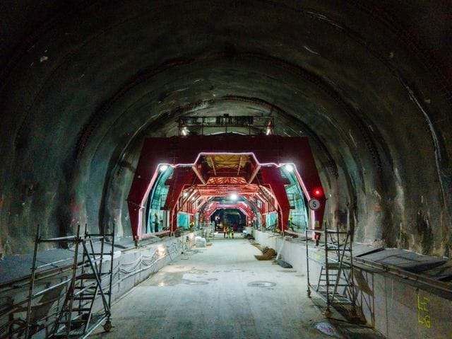 Testarea sistemelor tehnice în tunelul de pe Autostrada Sibiu-Pitești