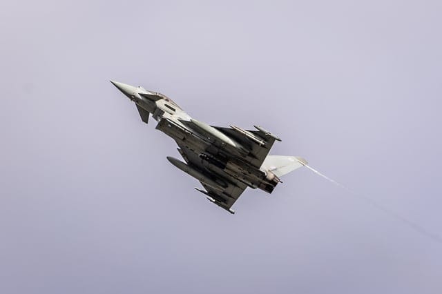 Marea Britanie mobilizează avioane de luptă în Arabia Saudită