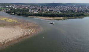 Blocaj al traficului de mărfuri pe Dunăre