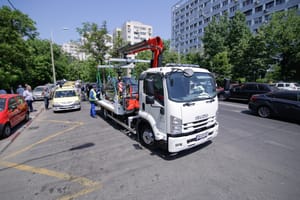 Noi reguli pentru ridicarea vehiculelor parcate ilegal în București