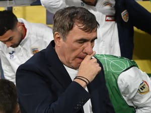 Schimbări în echipa României pentru meciul cu Polonia