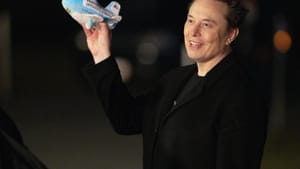Elon Musk anunță distribuirea de acțiuni SpaceX către copii