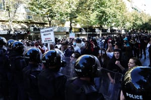 Tensiuni și manifestații în capitala Albaniei