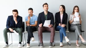 Evoluția tendințelor și a competiției pe piața muncii