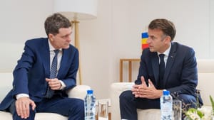 Discuții între Nicușor Dan și Emmanuel Macron despre securitatea maritimă