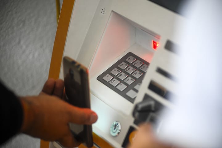 Condițiile în care băncile pot bloca conturile clienților