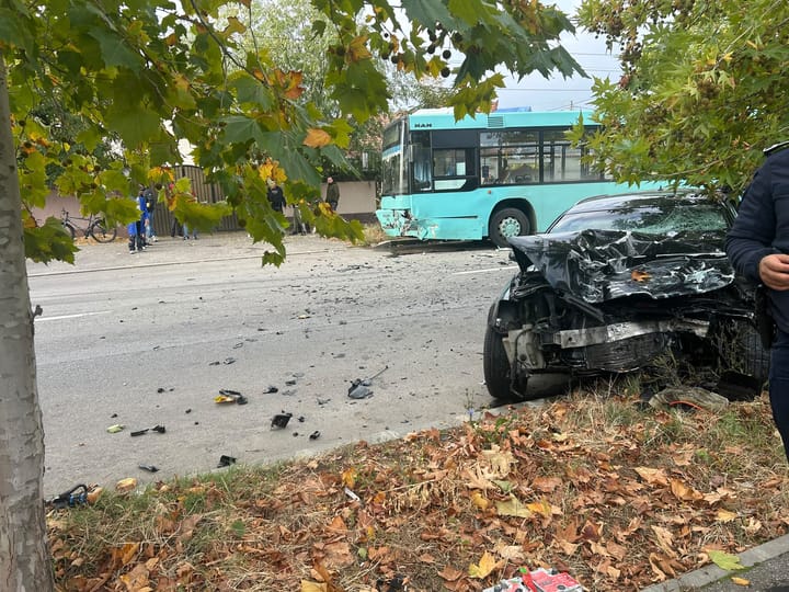 Accident rutier în Craiova cu mai multe persoane implicate