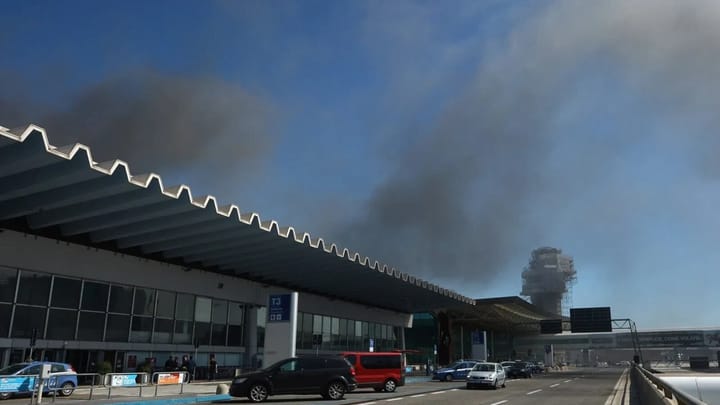 Noi revendicări de atacuri asupra aeroportului din Riad