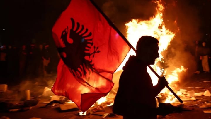 Proteste violente în Albania pentru demisia premierului