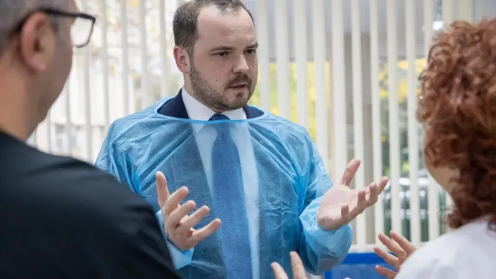 Măsuri privind programul de lucru al medicilor de stat