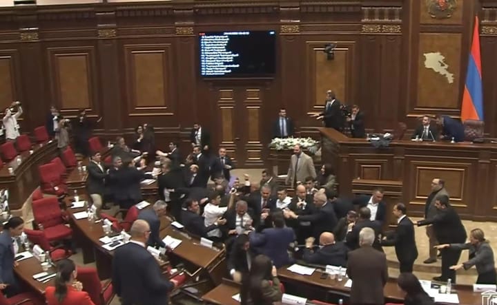 Incident violent în Parlamentul Armeniei
