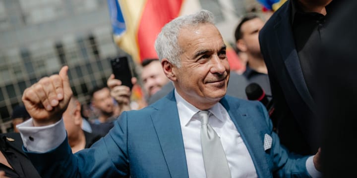 Politician francez și susținători din diaspora protestează pentru Călin Georgescu