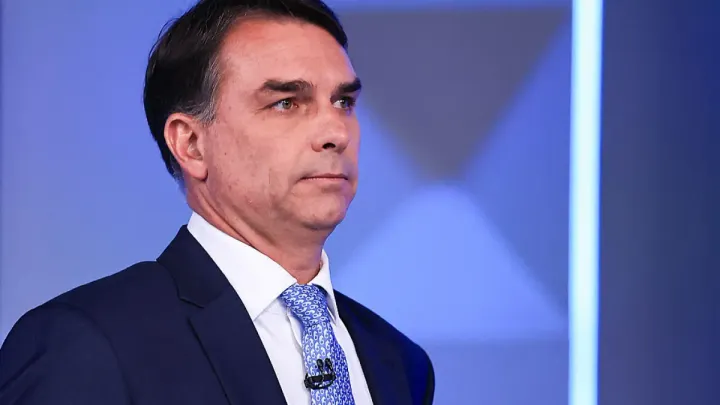 Controverse privind posibila fugă a lui Flavio Bolsonaro