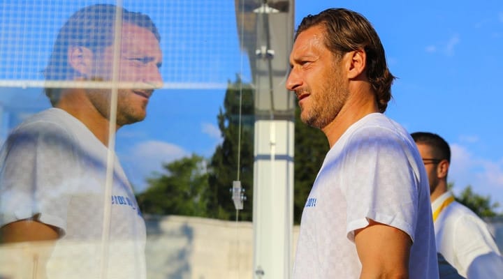 Vizita lui Francesco Totti în România pentru un proiect sportiv